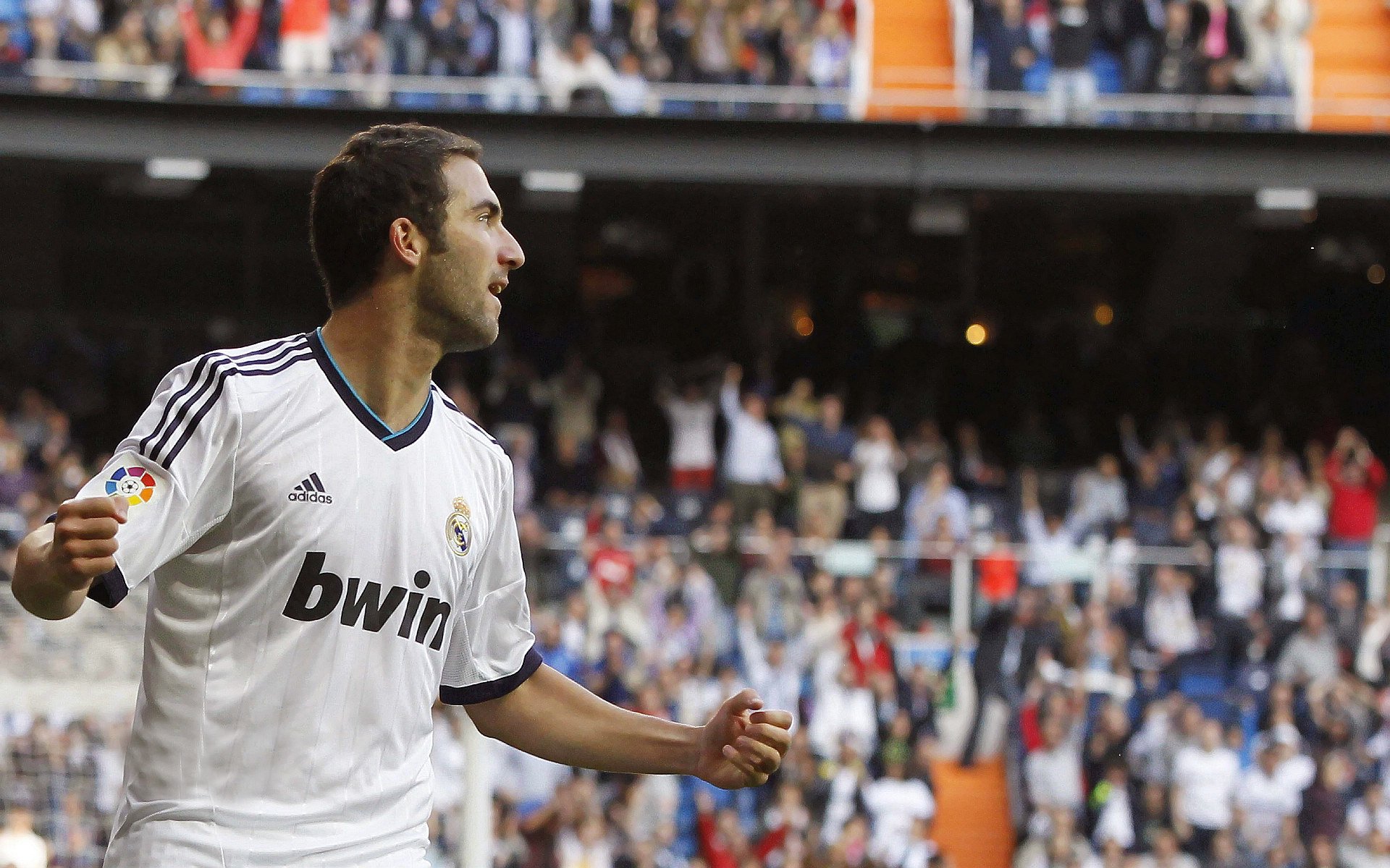 意甲焦点战之夜,班凯罗进攻端无人可挡,独舞照亮圣西罗