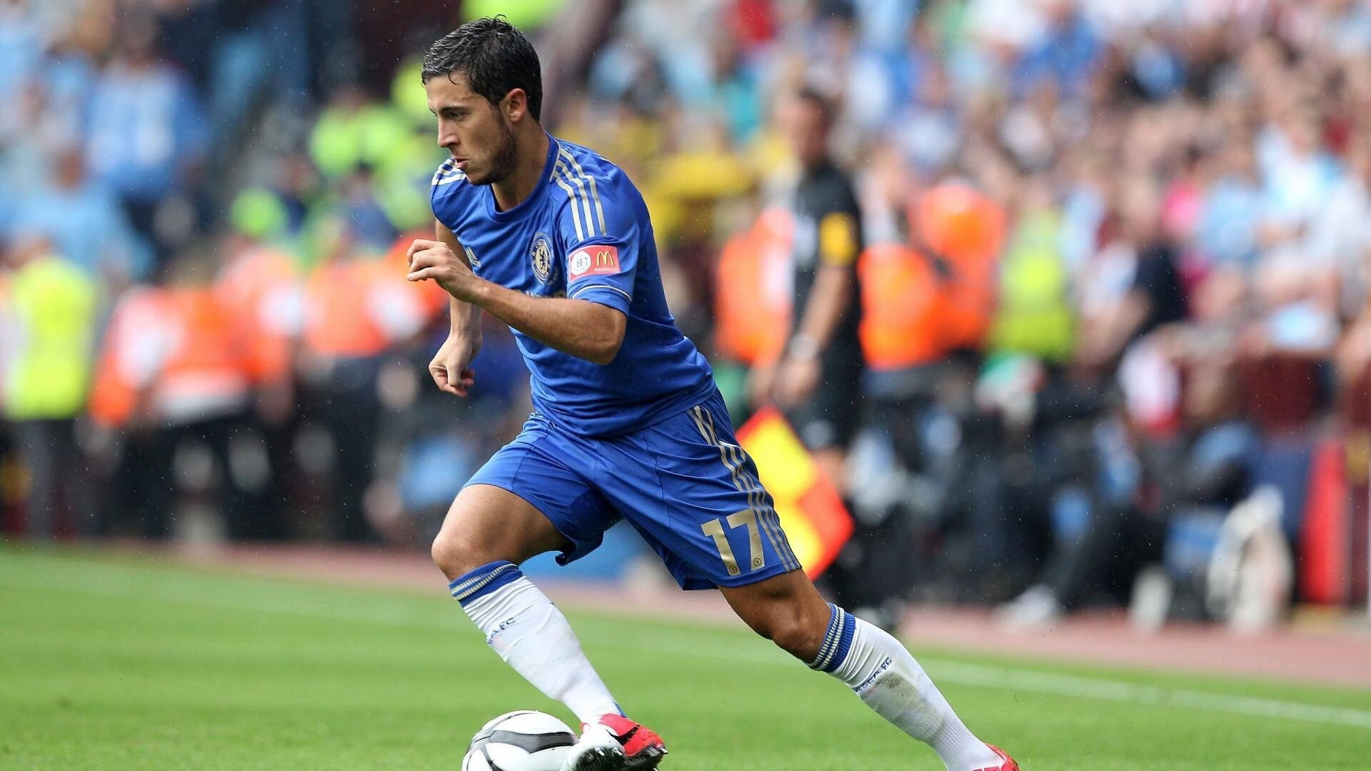 开云官方app入口-绿茵双极，沙特铁壁锁洪都，三笘神锋耀欧冠